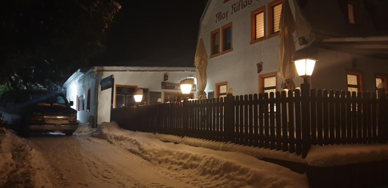 Pension Und Restaurant Die Burg Ehrenfriedersdorf Ngoại thất bức ảnh