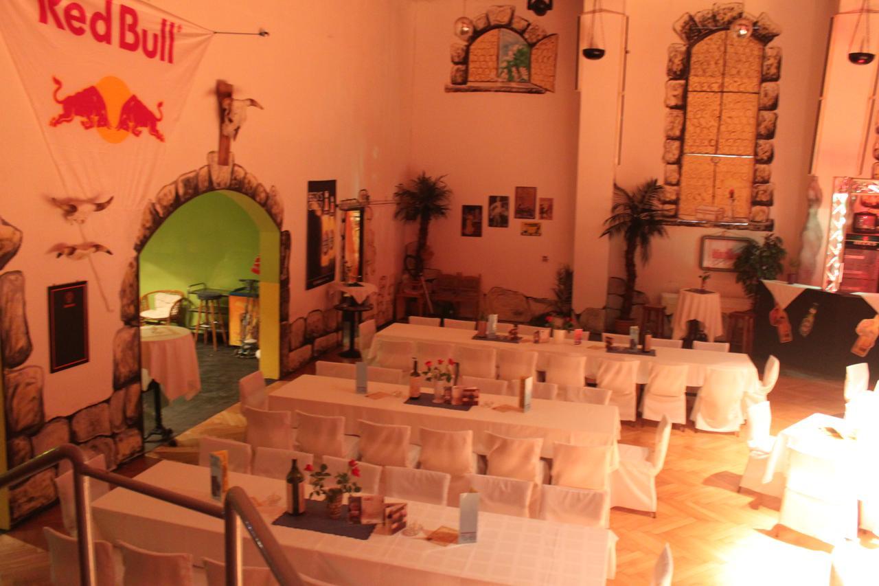 Pension Und Restaurant Die Burg Ehrenfriedersdorf Ngoại thất bức ảnh