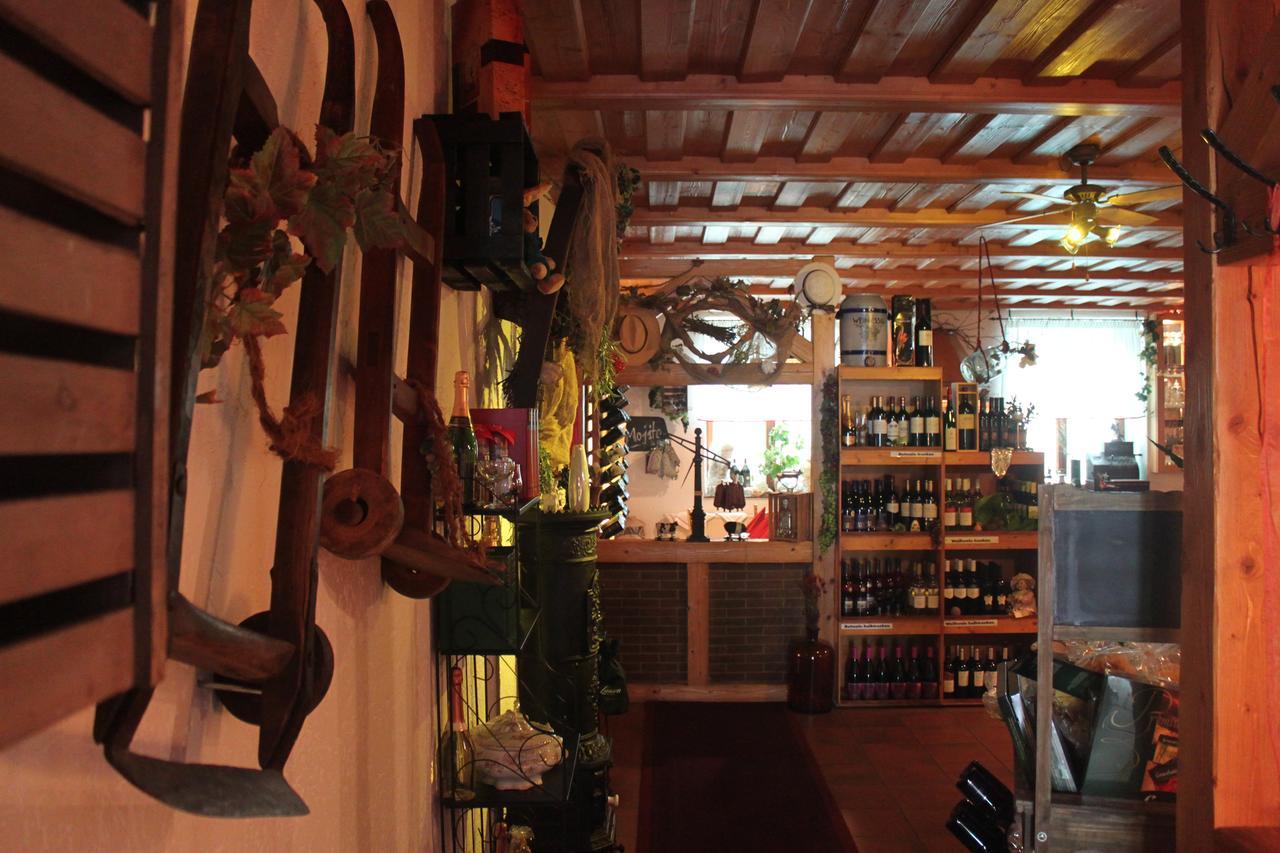 Pension Und Restaurant Die Burg Ehrenfriedersdorf Ngoại thất bức ảnh