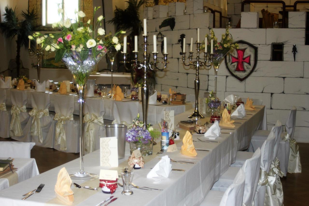 Pension Und Restaurant Die Burg Ehrenfriedersdorf Ngoại thất bức ảnh